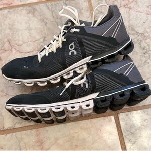 On Running Cloud Women’s 9 Black White Classic Athletic Lightweight Running Shoe